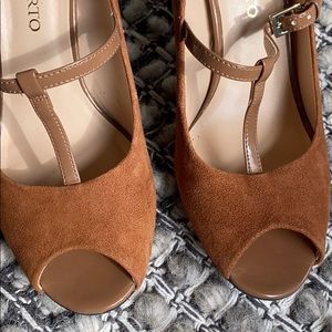 Suede Mary Jane style peep toe in tan